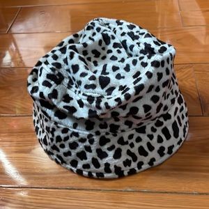 Stylenanda leopard print bucket hat